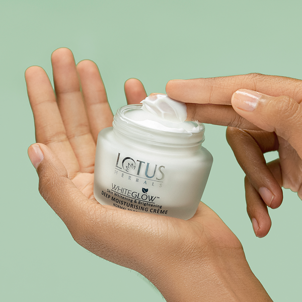 LOTUS WHITEGLOW DEEP MOISTURISING CREME,60GM